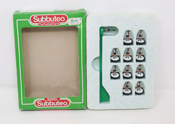 Vintage Subbuteo 63000 The Football Game Table Soccer Players Team Set Newcastle Dunfermline Paok 8 Boxed