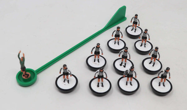 Vintage Subbuteo 63000 The Football Game Table Soccer Players Team Set Newcastle Dunfermline Paok 8 Boxed