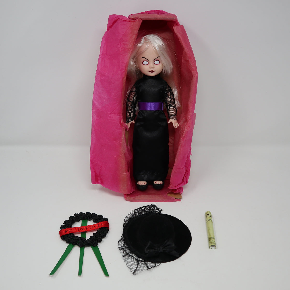 2002 Mezco Toyz Living Dead Dolls Series 4 Ms. Eerie 10