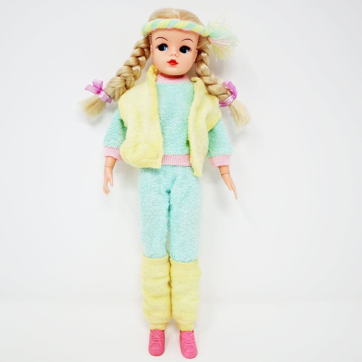 Vintage 1980s hot Pedigree Masquerade? Sindy Doll Sindy 033055X 1984 Feeling Fit Tracksuit Fitness Outfit Pretty Sad Faced Blonde Hair Pink Lips