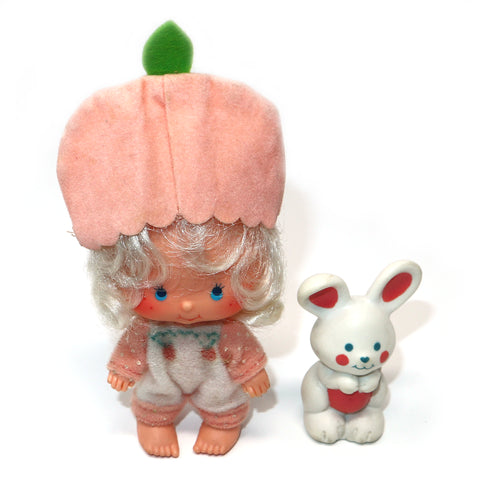 Vintage 1981 80s Kenner Strawberry Shortcake Apricot Doll + Hopsalot Bunny Pet